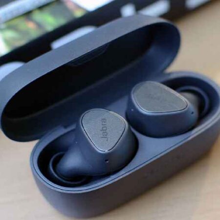 15 Most Comfortable Earbuds that You Barely Feel