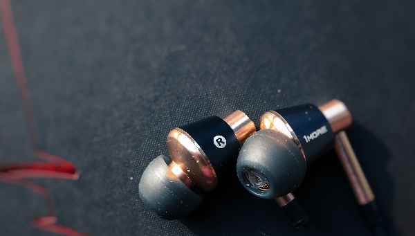 1MORE Triple Driver Earbuds
